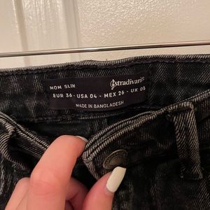 Stradivarius organic cotton slim mom jean with stretch in black-Size 04 US